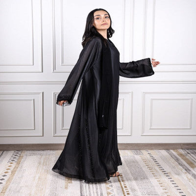‎ عباية نسائية ستان بلون أسود