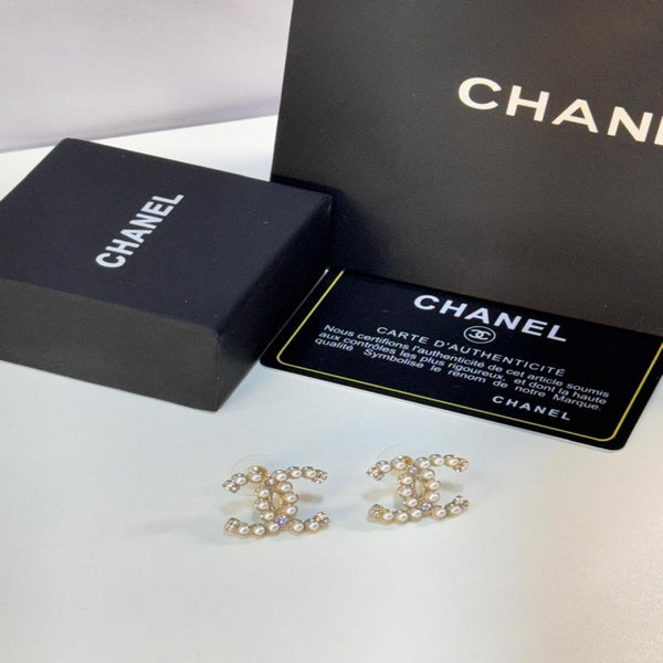 حلق نسائي من ماركة شانيل CHANEL