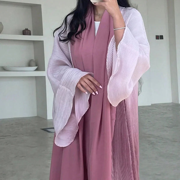 عباية أنيقة بأكمام واسعة